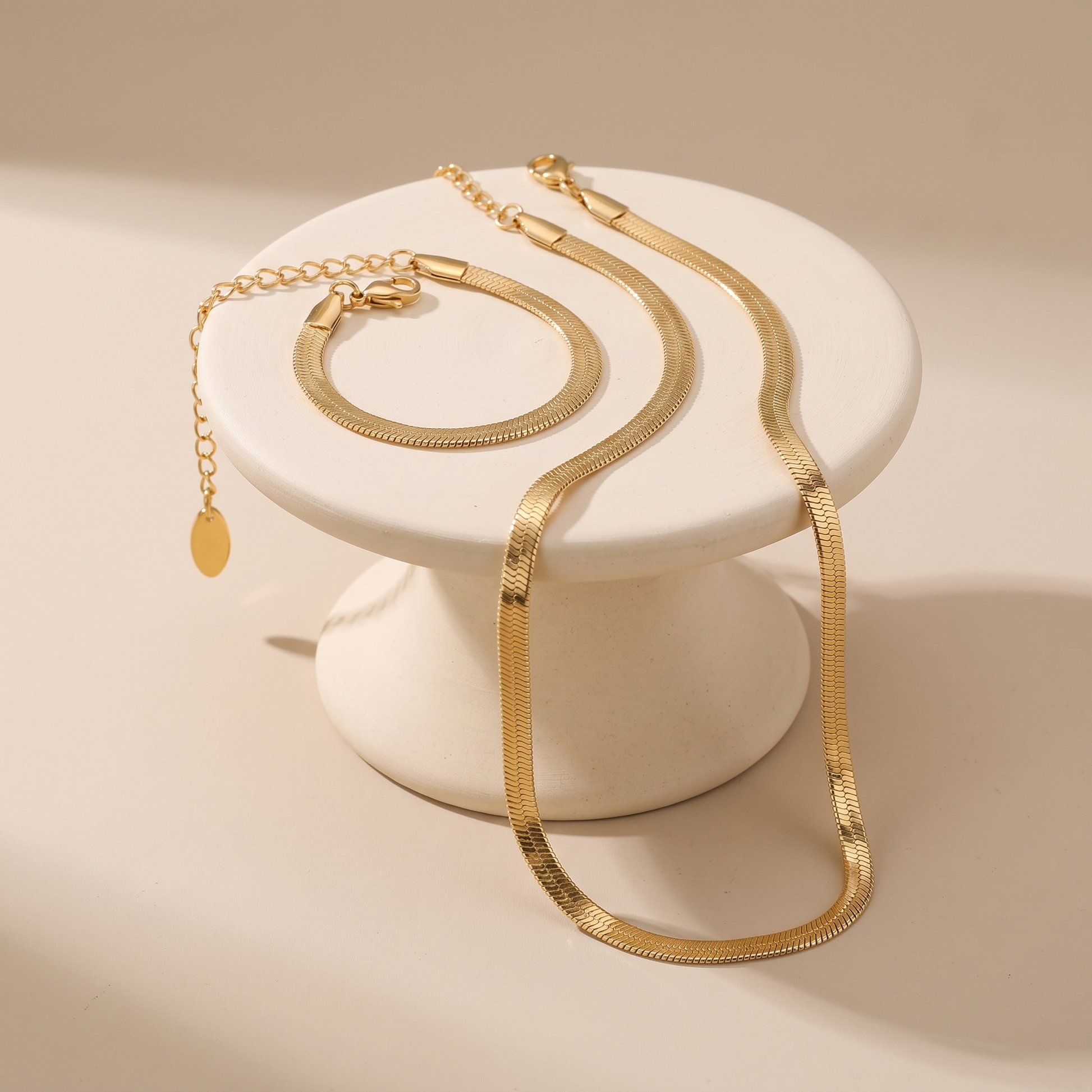 Asea Herringbone Jewellery Set — angle