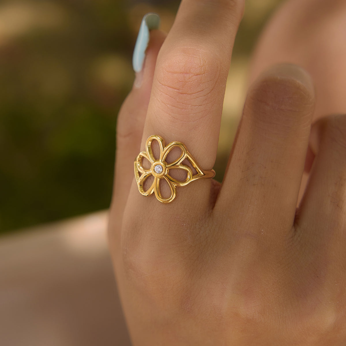 Solene Openwork Blossom Ring