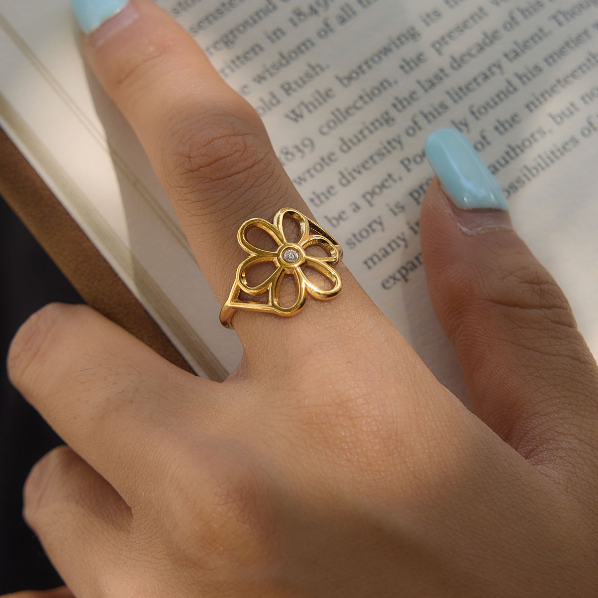 Solene Openwork Blossom Ring