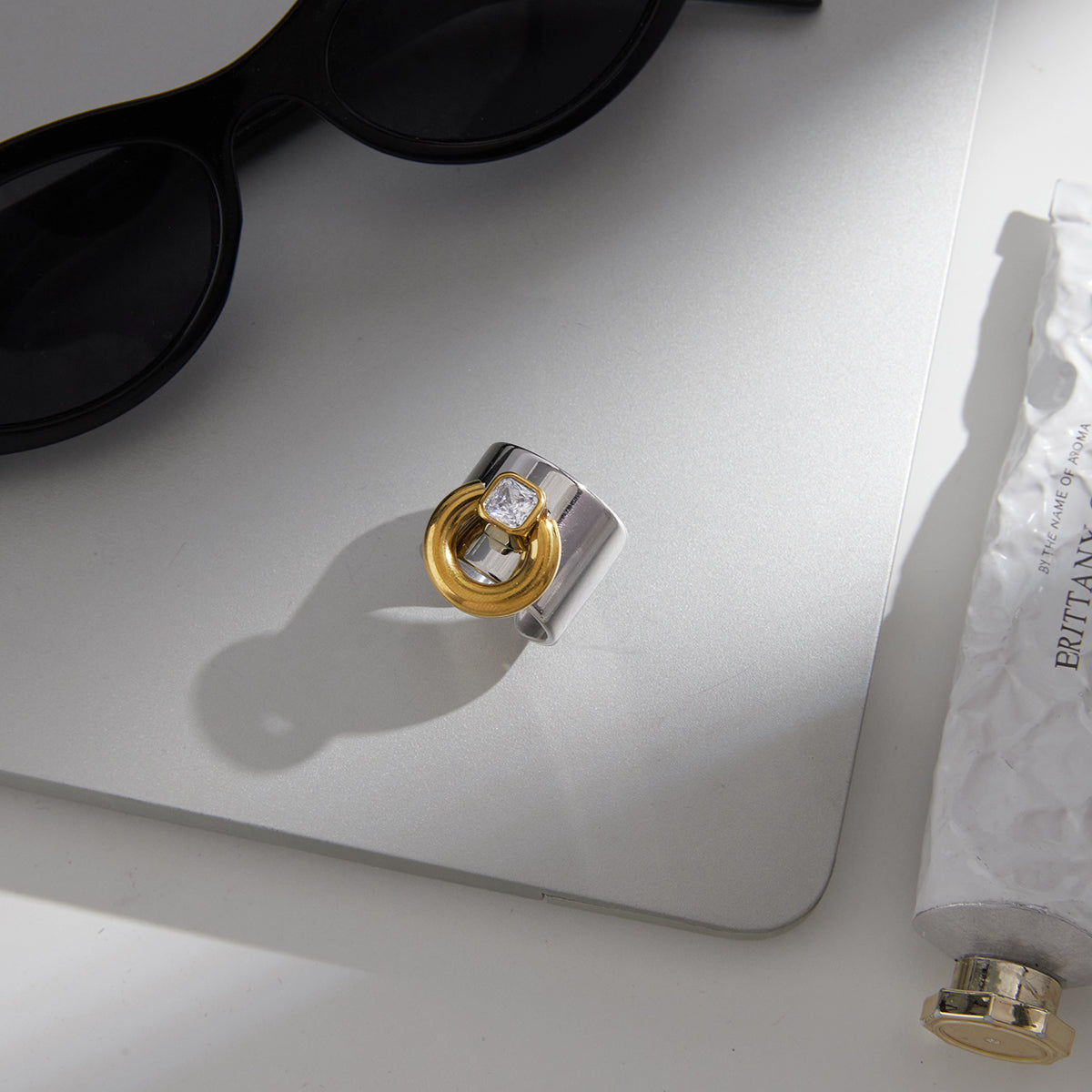 Marea Bold Two-Tone Loop Ring