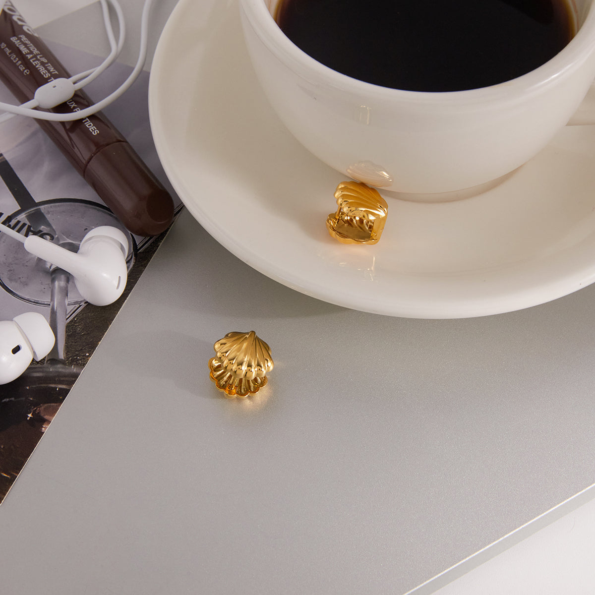 Ondina Fluted Seashell Stud Earrings