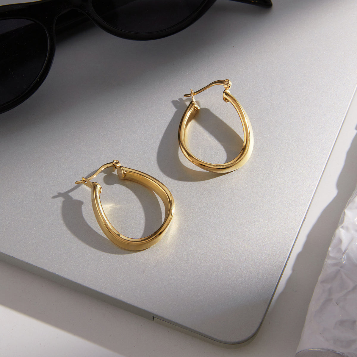 Calanque Ribbon Loop Earrings