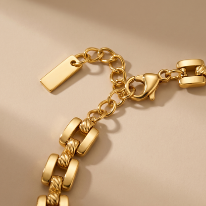 Asea Chunky Link Chain Bracelet — close-up detail