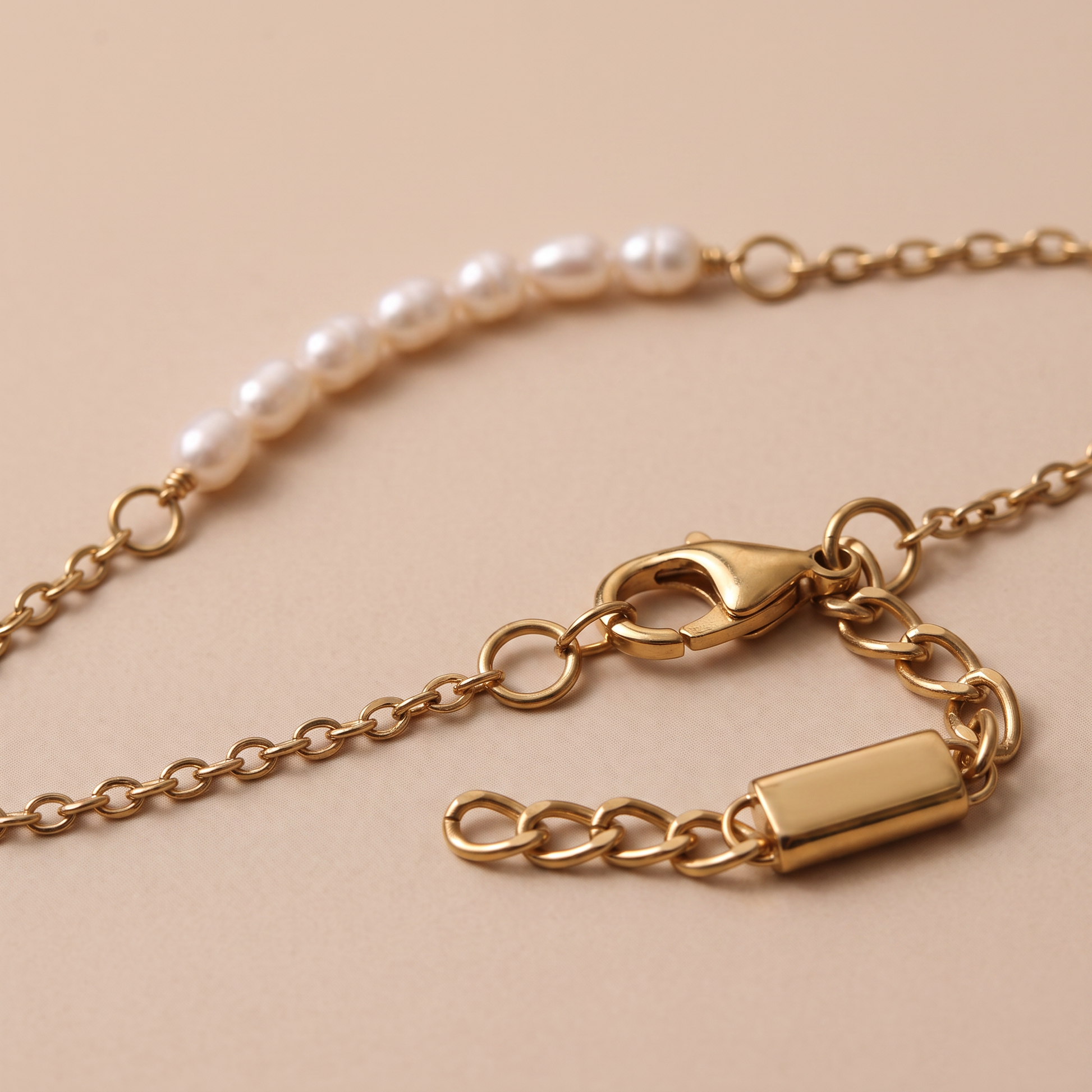 Asea Dainty Freshwater Pearl Bracelet — close-up detail