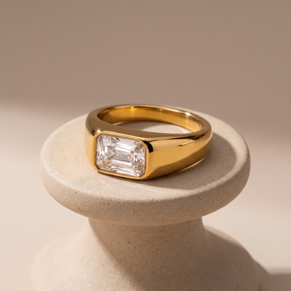 Asea Noa Emerald-Cut Ring — angle