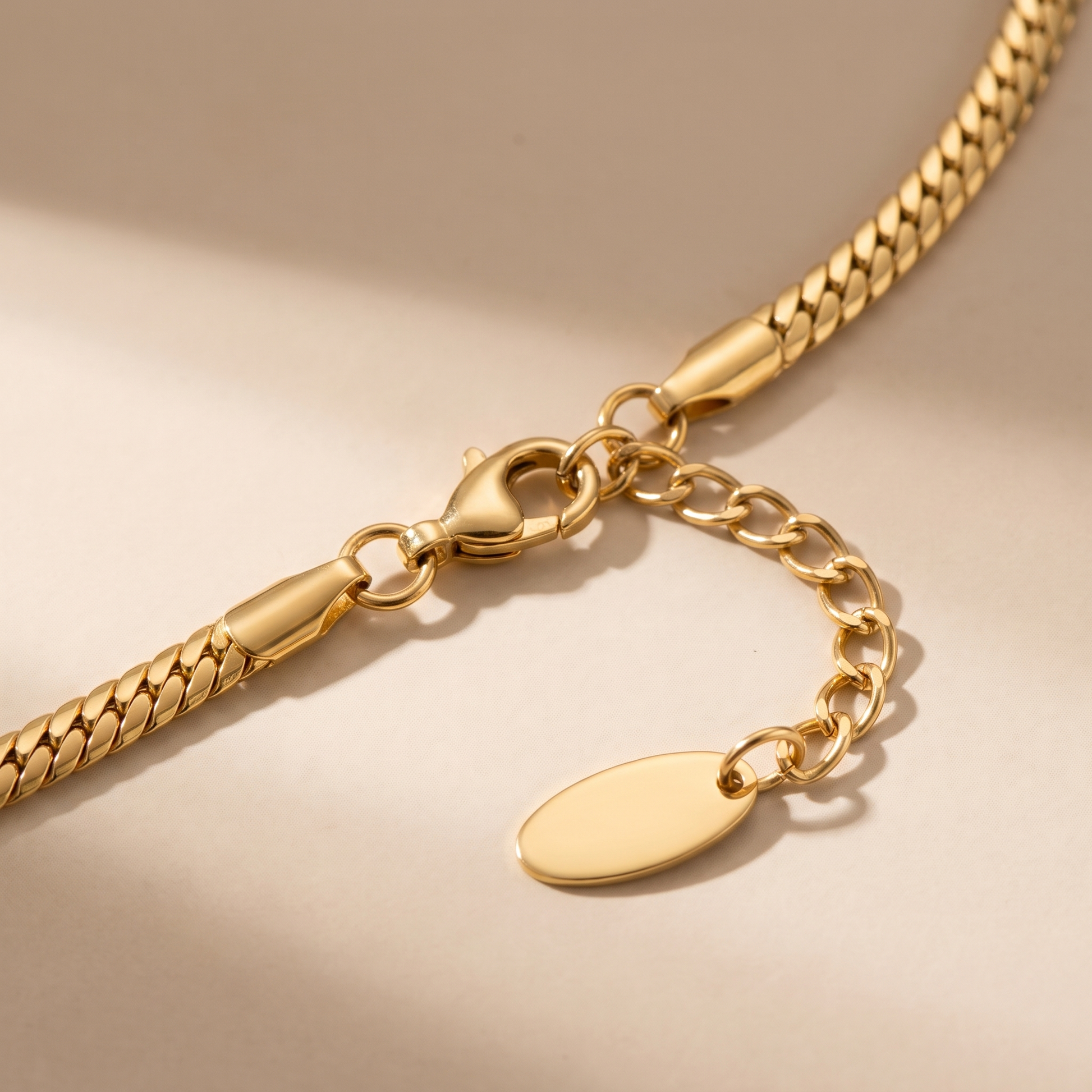 Asea Polished Everyday Chain — close-up detail