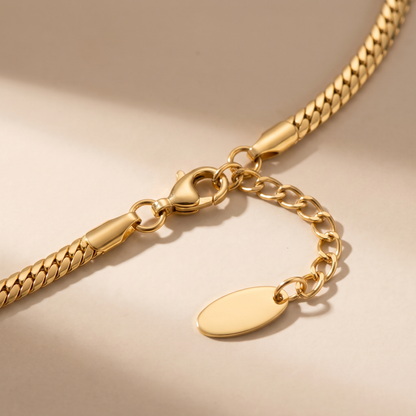 Asea Polished Everyday Chain — close-up detail