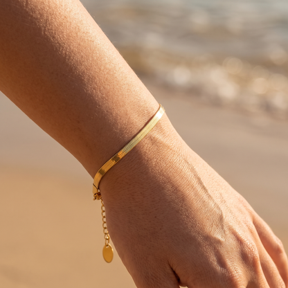 Asea Herringbone Jewellery Set — worn by model