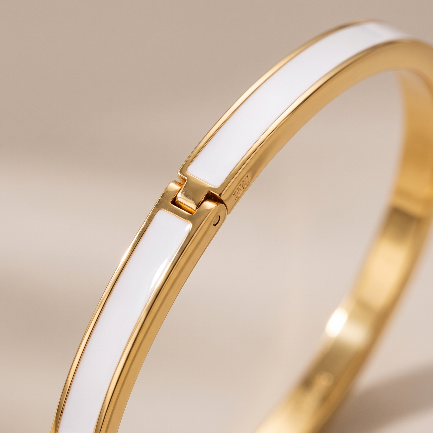Asea Halo Enamel Bangle — close-up detail