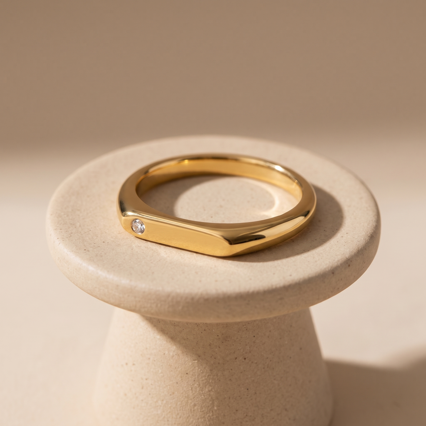 Asea Clara Zircon Ring — angle