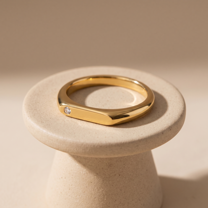 Asea Clara Zircon Ring — angle