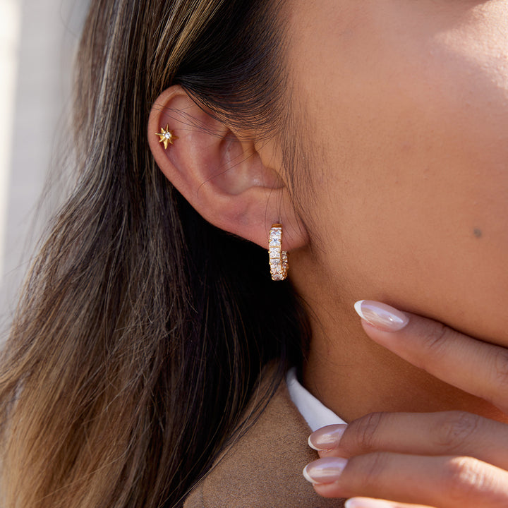 Seagrass Bezel-Set Huggie Earrings