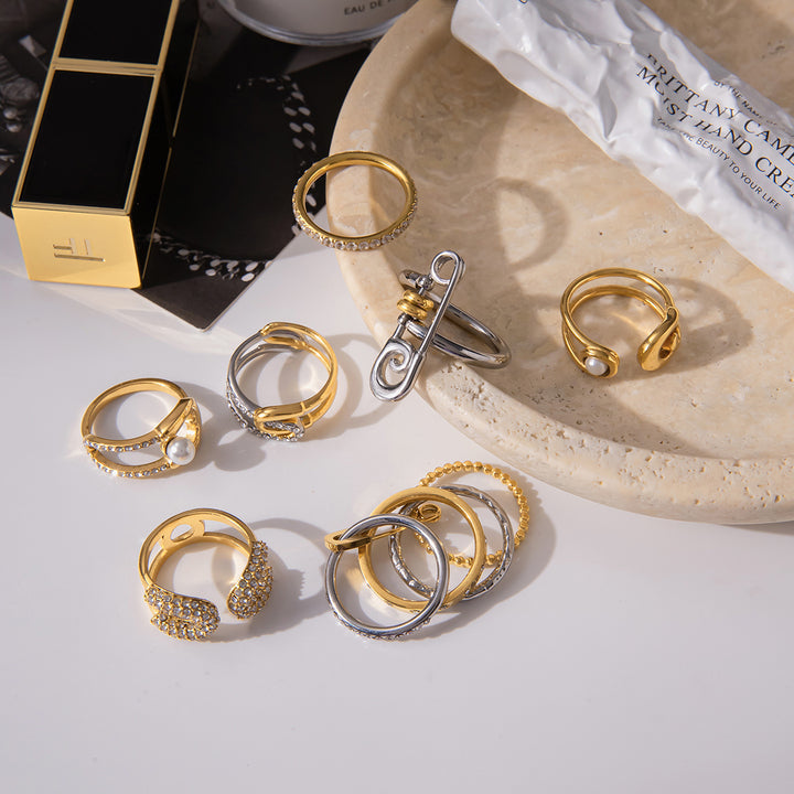Solene Elongated Link Ring