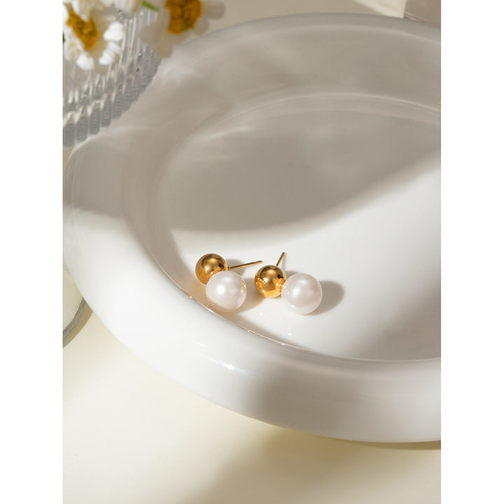 Solana Orb and Pearl Stud Earrings