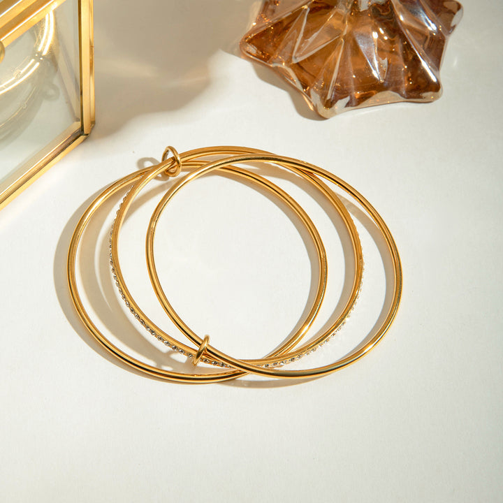 Tideline Slender Pave Bangle in gold