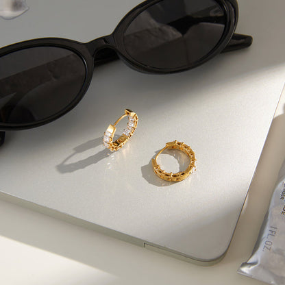Seagrass Bezel-Set Huggie Earrings