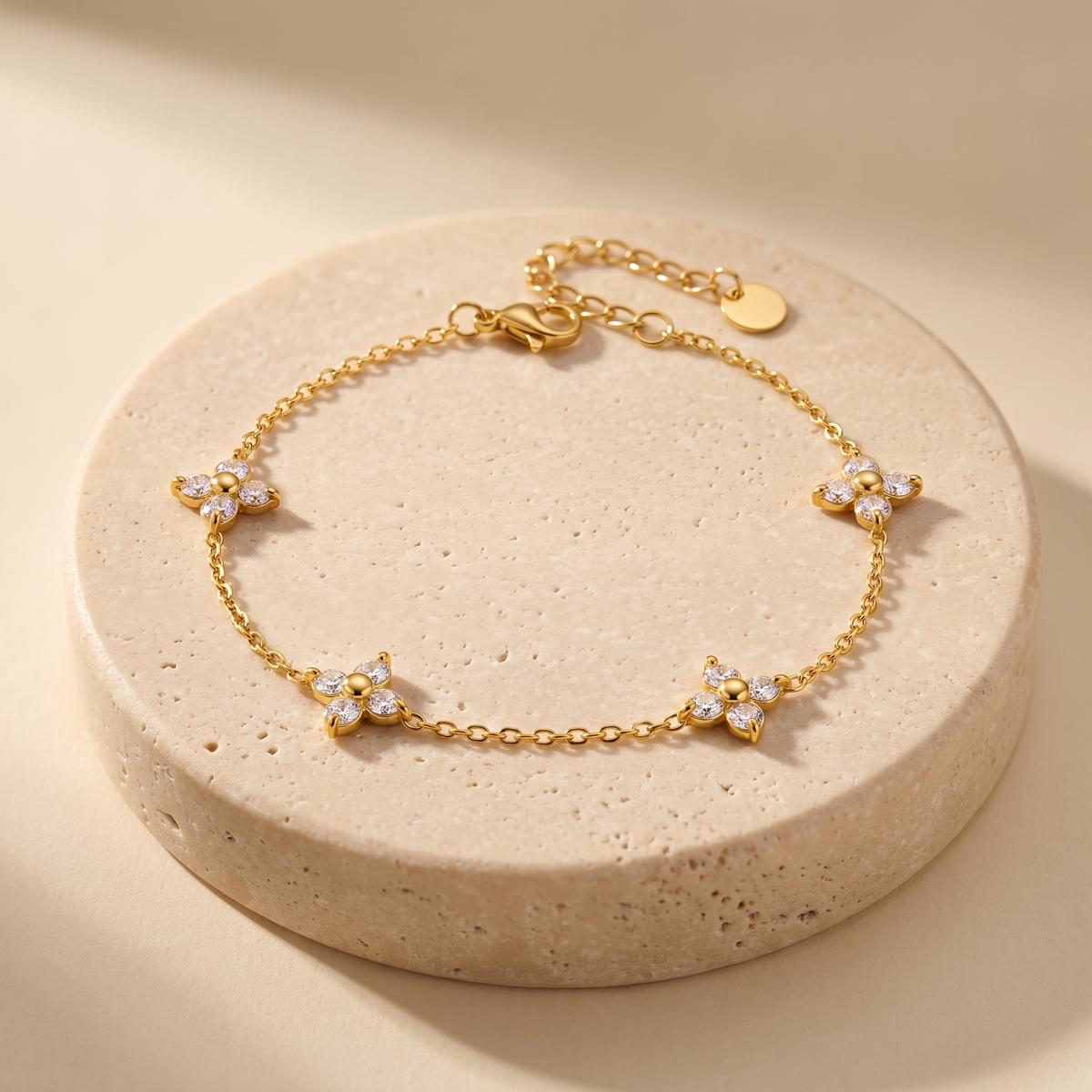 Halcyon Flat-Set Clover Bracelet