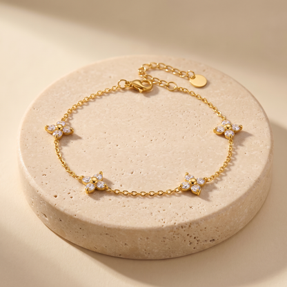Halcyon Flat-Set Clover Bracelet