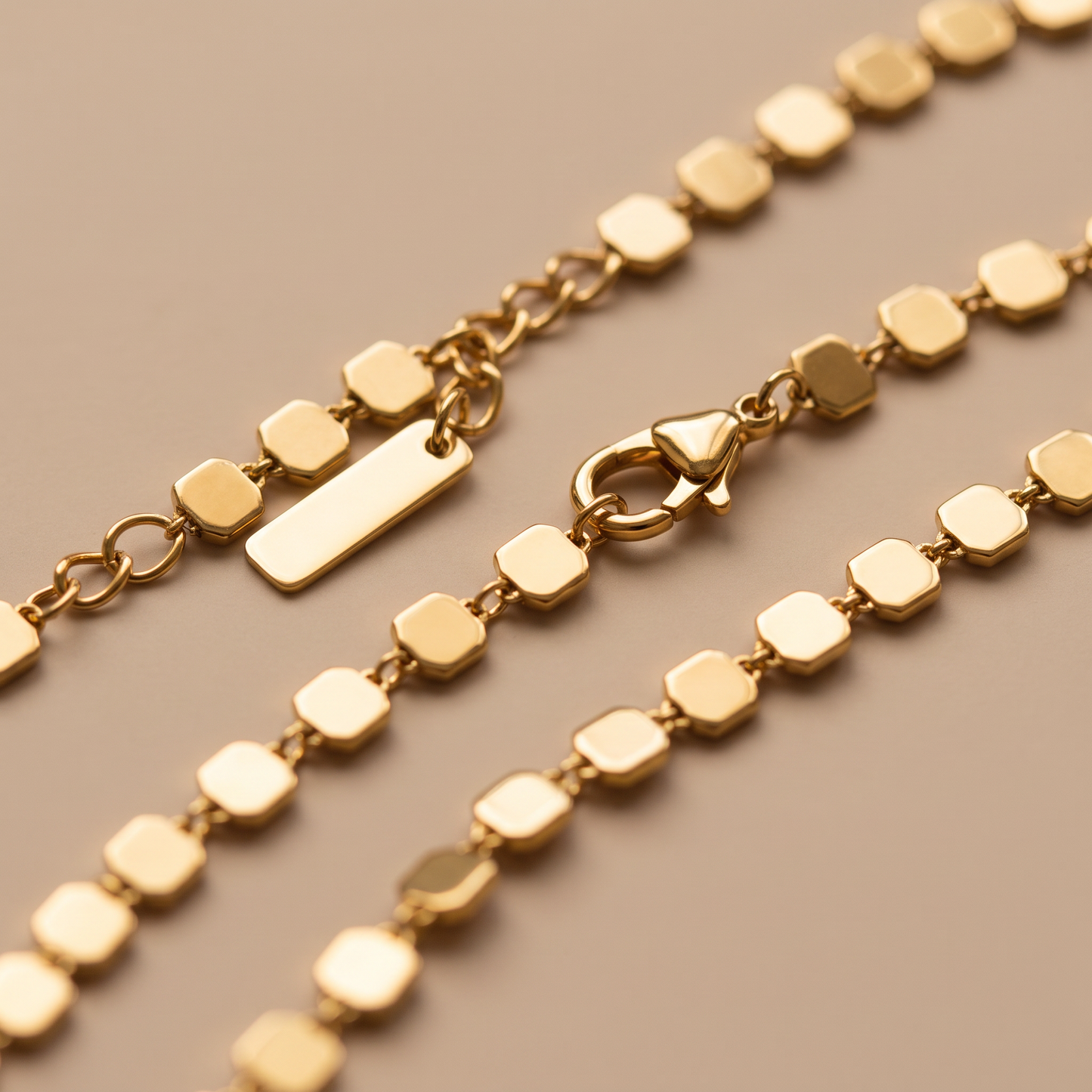 Asea Sunlit Pendant Choker — close-up detail