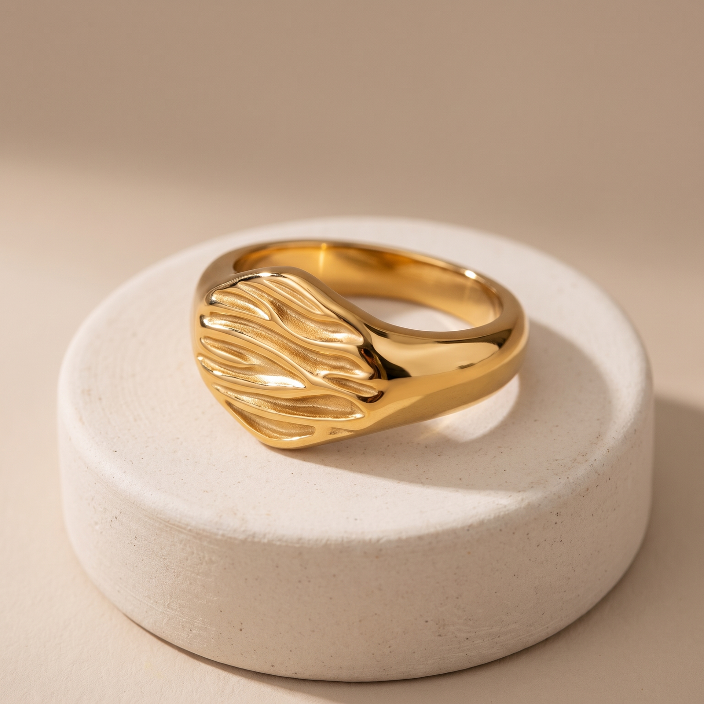 Asea Swell Band Ring — angle