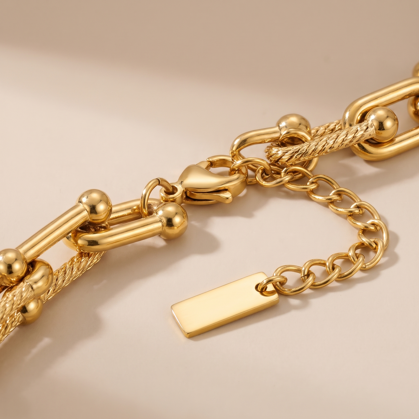 Asea Island Link Chain Bracelet — close-up detail